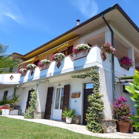Il Colle Della Brina Hotel Sarzana Ngoại thất bức ảnh