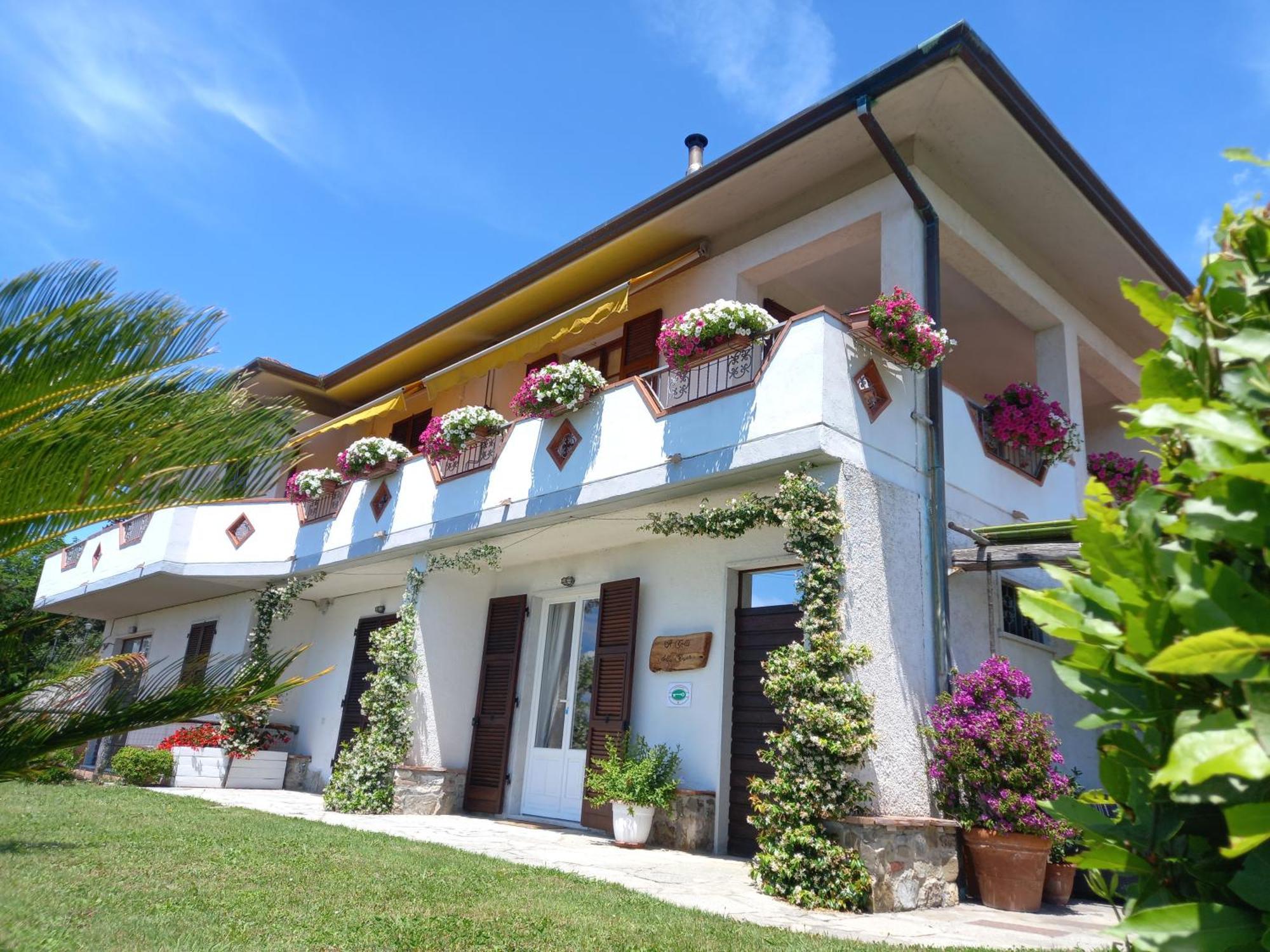 Il Colle Della Brina Hotel Sarzana Ngoại thất bức ảnh