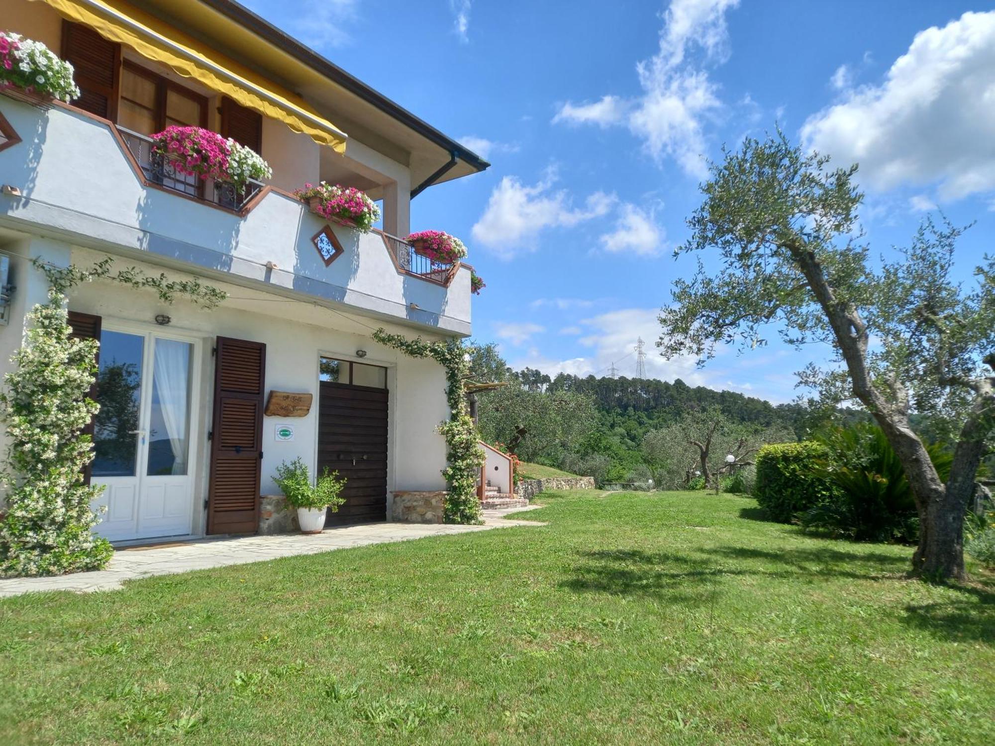 Il Colle Della Brina Hotel Sarzana Ngoại thất bức ảnh